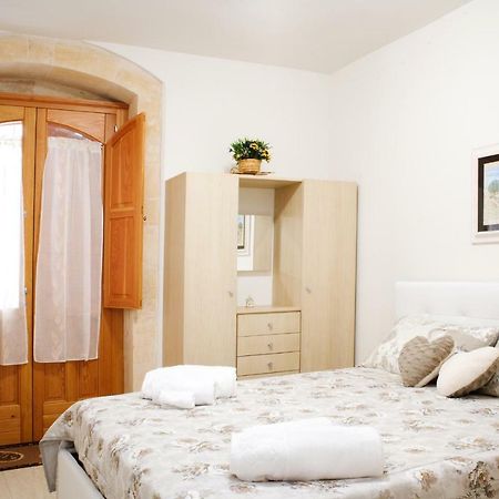 Rosa Holiday Home سيراكوزا المظهر الخارجي الصورة